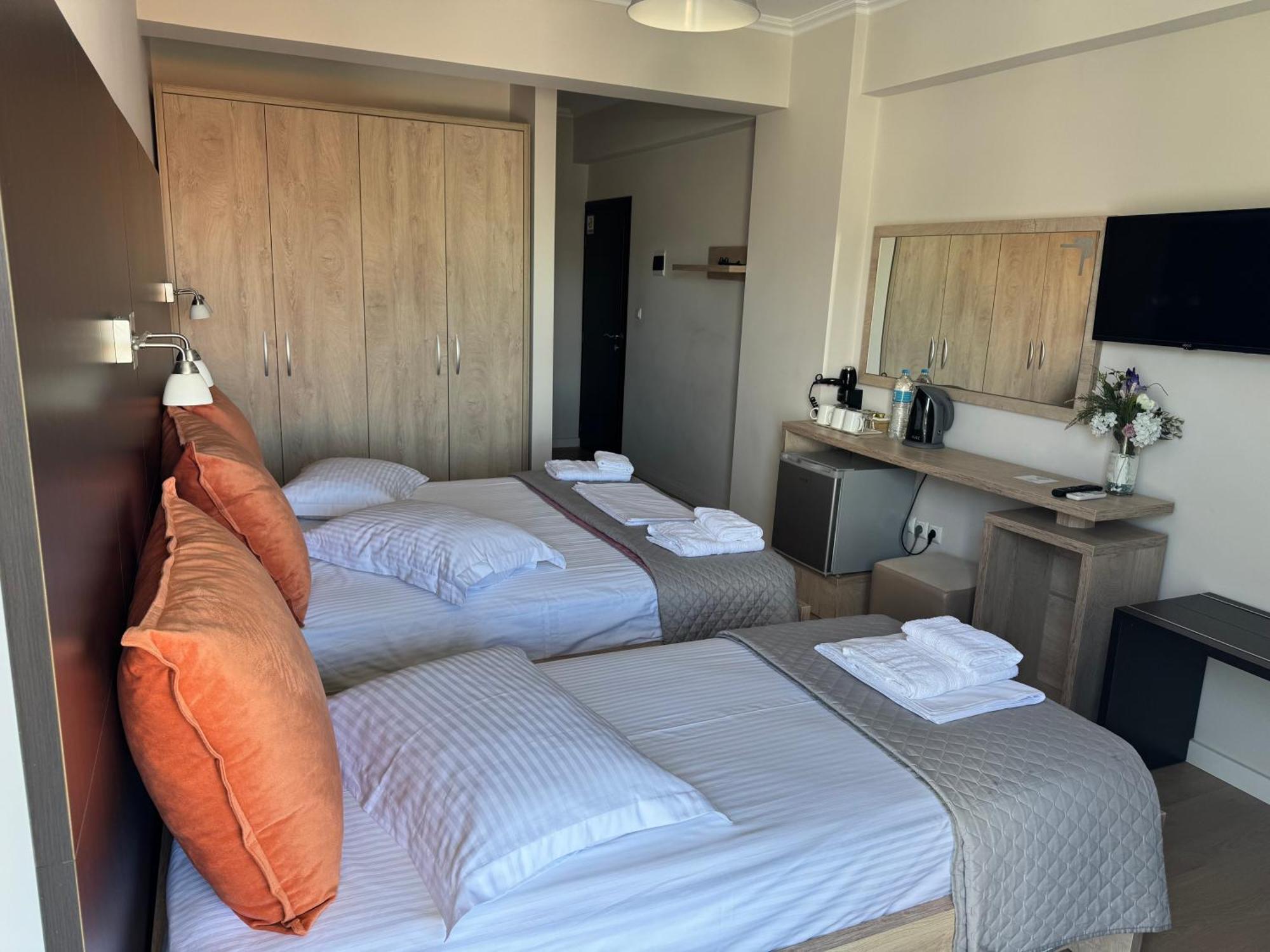 George Rooms&suites 3* Himarë
